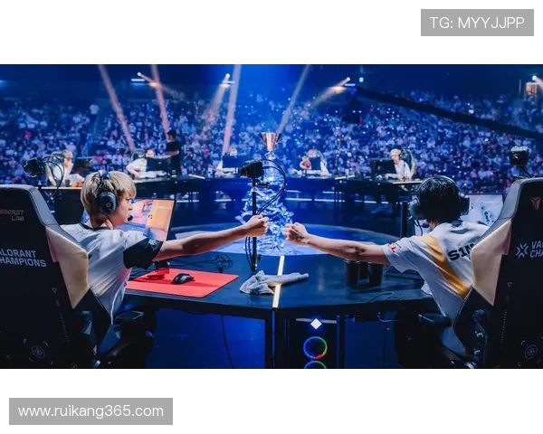 FPX鏖战EDG巅峰对决重燃LPL荣光谁能问鼎赛季最强之战