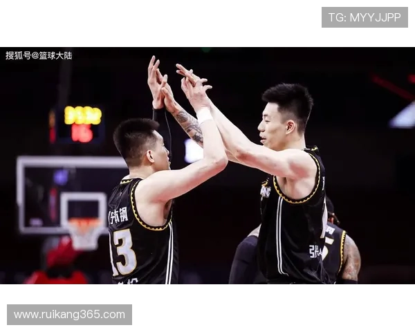 俄克拉荷马城雷霆强势出击鏖战劲敌上演新赛季巅峰对决