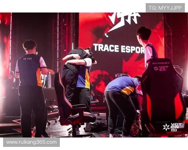 FPX鏖战EDG巅峰对决重燃LPL荣光谁能问鼎赛季最强之战 FPX鏖战EDG巅峰对决重燃LPL荣光谁能问鼎赛季最强之战