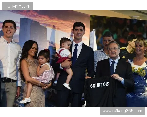 蒂博·库尔图瓦：从比利时巨星到世界顶级门将的蜕变之路