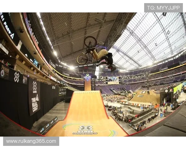 上海极限运动队的力量与激情探索极限运动的魅力与挑战 上海极限运动队的力量与激情探索极限运动的魅力与挑战