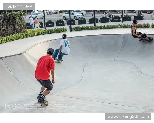 深圳滑板队的节奏变革引发热议滑板文化新风潮与未来发展探讨 深圳滑板队的节奏变革引发热议滑板文化新风潮与未来发展探讨