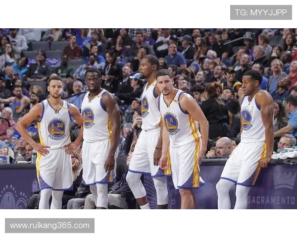 2014年季后赛第六场勇士与骑士的激烈对决回顾与分析